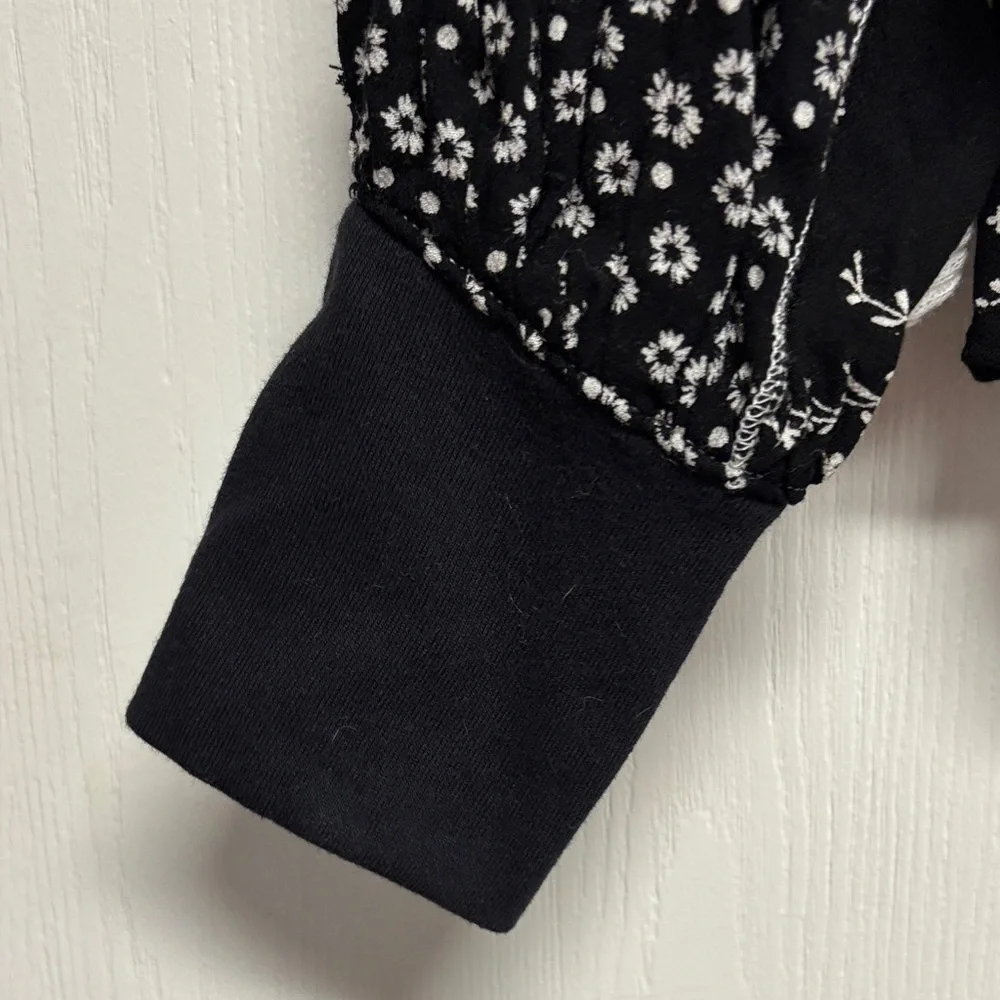 Free‎ People Black and White Knit Top